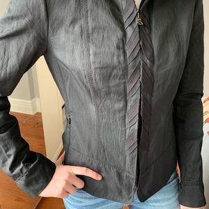 Ellie Tahari - fitted blazer